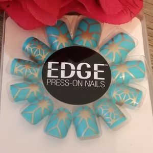 3/$25 ♥️ Press On Nails Teal with Design New